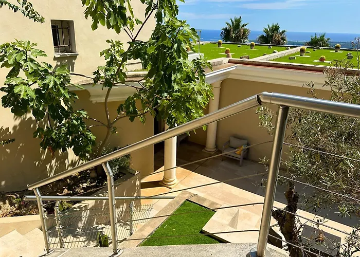 Clos Des Iles, Super Cannes