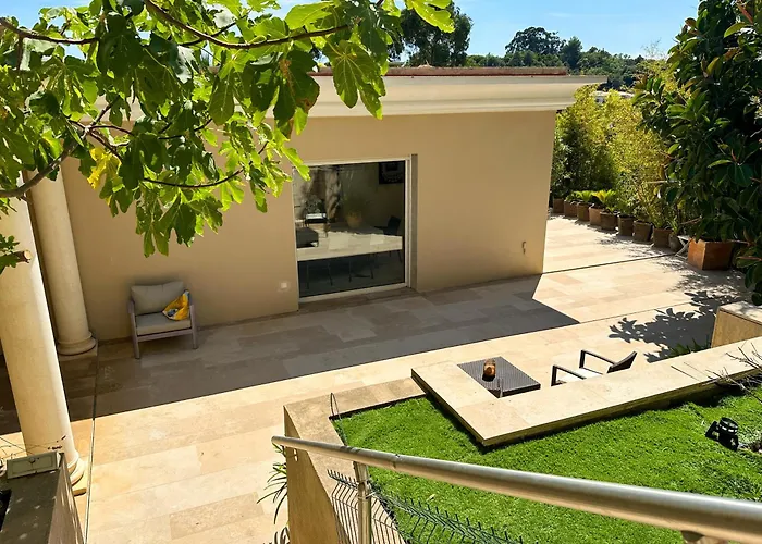 Clos Des Iles, Super Cannes Villa